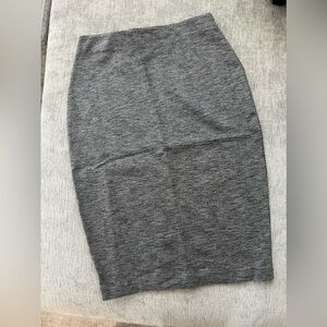 Aritzia grey pencil skit. Excellent condition